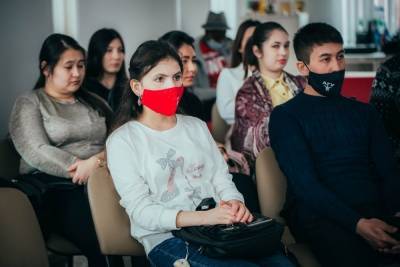В Астрахани иностранные студенты узнали о подвиге подольских курсантов - ast.mk.ru - Астрахань