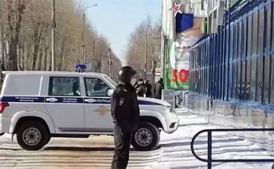 Владимир Путин - В Северодвинске, по предварительным данным, взята в заложники сотрудница микрофинансовой организации - echo.msk.ru - Северодвинск