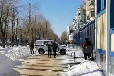 Мужчина в Северодвинске захватил офис микрозаймов из-за угроз от коллекторов - readovka.ru - Северодвинск