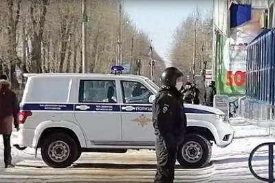 Захватчик заложницы в Северодвинске сдался силовикам - lenta.ru - Санкт-Петербург - Архангельская обл. - Северодвинск