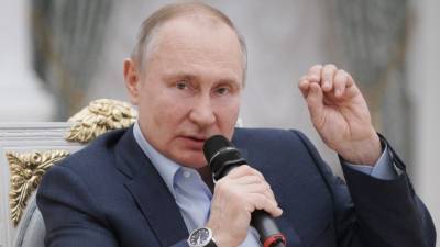 Владимир Путин - Путин назвал 2020-й самым плохим для экономики после Второй мировой войны - 5-tv.ru