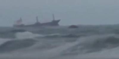 Появилось видео крушения сухогруза с украинским экипажем в Черном море - nv.ua - Румыния - Констанца - Черное Море