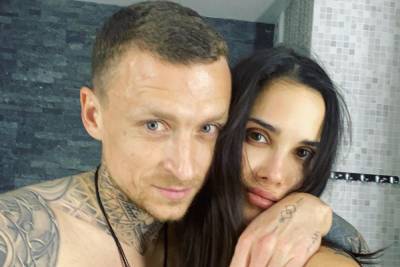 Павел Мамаев - Жена Павла Мамаева сообщила, что наняла адвокатов для развода - abnews.ru