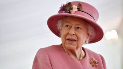 Елизавета II - принц Гарри - Меган Маркл - Опря Уинфри - «Личный подход»: Елизавета II хочет помириться с принцем Гарри и Меган Маркл - 5-tv.ru - Англия