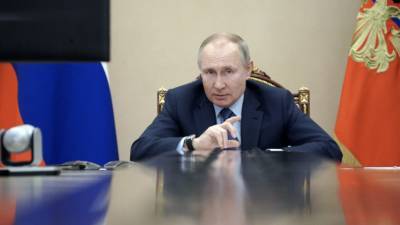 Владимир Путин - В зависимости от дохода: Путин утвердил новый порядок предоставления выплат семьям с детьми - russian.rt.com