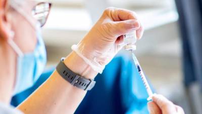Несколько смертей после вакцинации от COVID-19: препарат может вызывать тромбоз? - germania.one - Австрия - Берлин - Дания