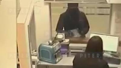 Грабителя петербургского банка задержали в столице - piter.tv - Москва - Санкт-Петербург
