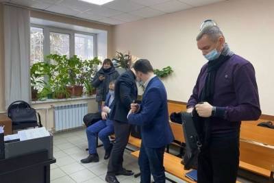 Сергей Токарев - Евгений Дубровский - В деле омских полицейских о вымогательстве «всплыли» деньги тестя - omsk.mk.ru - Омск