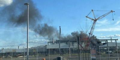 Илон Маск - В США случился пожар на заводе Тесла/Tesla в Калифорнии, обошлось без жертв, фото, видео - ТЕЛЕГРАФ - telegraf.com.ua - США - шт. Калифорния