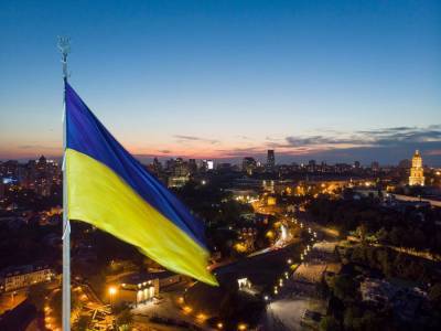 Главный государственный флаг Украины снова приспустили - gordonua.com - Киев