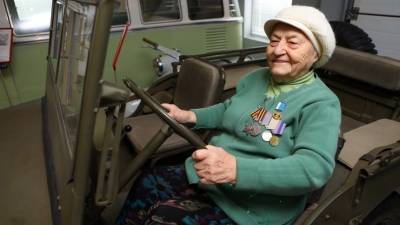 «Железная бабушка» Мария Колтакова освоила танк в 99 лет - 5-tv.ru - Белгородская обл.
