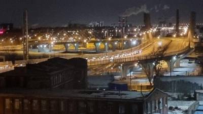 Около полуночи 11 марта четыре десятка такси перекрыли движение по мосту Бетанкура - piter.tv - Ленинградская обл. - Санкт-Петербург