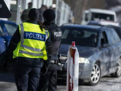 В Германии полиция раскрыла кражу девятилетней давности. Вора вычислили по недоеденному куску колбасы - gordonua.com - Германия - Франция - Албания