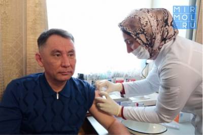 Депутат НС РД Мурат Мамаев получил прививку от коронавируса - mirmol.ru - респ. Дагестан