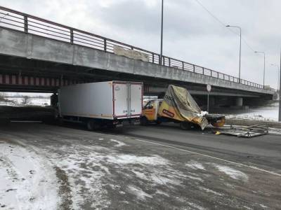 После 204 «жертвы» Смольный закрывает движение под «мостом глупости» - znak.com - Санкт-Петербург