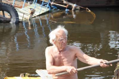 Мужчина, живший на старом корабле в Сортавале, заболел и уехал в Эстонию - gubdaily.ru - Эстония - Сортавала