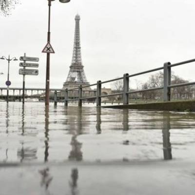 Оливья Веран - Париж рассматривает возможность введения жестких ограничительных мер - radiomayak.ru - Париж