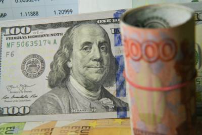 Олег Шибанов - Экономист объяснил отсутствие единовременных выплат в России дефицитом бюджета - govoritmoskva.ru - Москва - Сколково