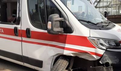 "Везли маму с ребенком": в Харькове авто с медиками угодило в жуткую аварию, кадры - kharkov.politeka.net - Харьковская обл. - Харьков