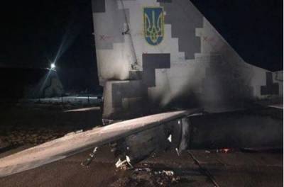На территории в/ч в Василькове пьяный военный протаранил на легковушке МиГ-29 - from-ua.com