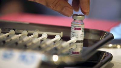 В Словакии учительница умерла после прививки вакциной AstraZeneca - iz.ru - Словакия