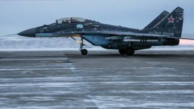 Пьяный украинский офицер на немецком авто врезался в истребитель МиГ-29 - 5-tv.ru - Киев