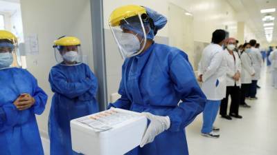 Морено Ленин - В Эквадоре более 100 тысяч человек вакцинированы от коронавируса - russian.rt.com - Эквадор