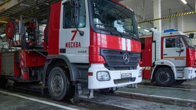 Шестнадцать человек спасли при тушении пожара в жилом доме на северо-западе Москвы - m24.ru - Москва
