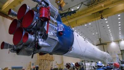 "Роскосмос" опубликовал фотографии нового дизайна ракет "Союз" - piter.tv - союз