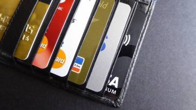 Финансист рассказал о минусах и плюсах банковской карты без имени - smartmoney.one