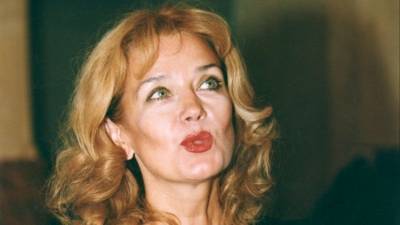 Владимир Путин - Ирина Алферова - «Знают и любят зрители»: Путин тепло поздравил Ирину Алферову с 70-летием - 5-tv.ru