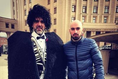 Марья Захарова - Болгарин с папахой, саблей и конем приехал к МИД делать предложение Захаровой - lenta.ru - Грузия - Московская обл. - Болгария