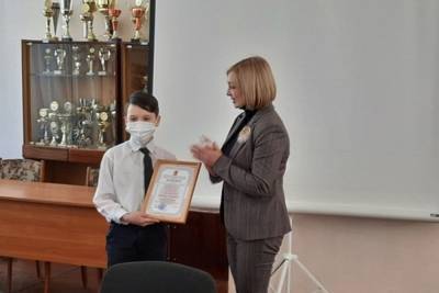 Школьник из Луганска провалился в яму на стройке - mk.ru - Донецк - ЛНР - Луганск