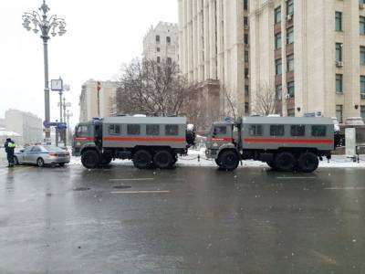 «Любая оппозиционная деятельность в РФ теперь нарушение закона»: в автозаки с форума муниципалов отправили 150 человек (фото) - rosbalt.ru - Москва - Башкирия
