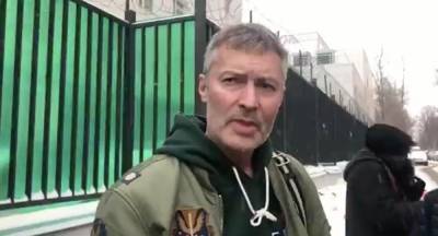 Евгений Ройзман - Евгений Ройзман рассказал об отношении полицейских к задержанным в Москве - znak.com - Москва - Екатеринбург