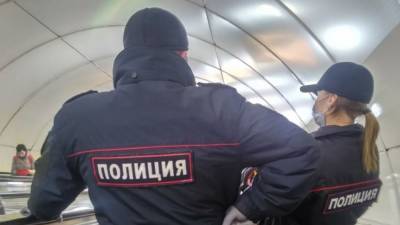 Полицейские ранили в ногу жителя Тихвина, который угрожал им ножом - inforeactor.ru - Ленинградская обл.