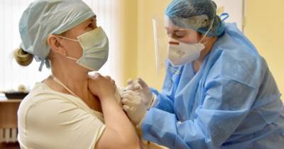 Украинцы продолжают записываться в очередь на вакцинацию от COVID-19 - dsnews.ua - Киевская обл. - Черниговская обл. - Донецкая обл.