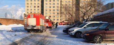 Во время пожара в новосибирском общежитии погиб мужчина - runews24.ru - Новосибирская обл.