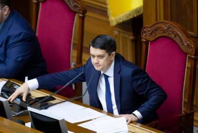 Дмитрий Разумков - Давид Арахамия - Александр Корниенко - Разумков не вошел в политсовет "Слуги народа" из-за большой занятости - kp.ua