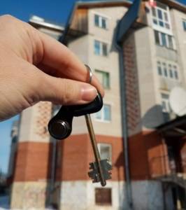 Всё равно возьмёшь! Покупателям приходится мириться с дорогим жильём в Кунгуре - iskra-kungur.ru - Пермь
