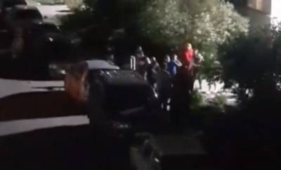 Несовершеннолетние, пьяные и мужчина на костылях: в Тюмени на Широтной устроили массовые разборки - news.megatyumen.ru - Тюмень