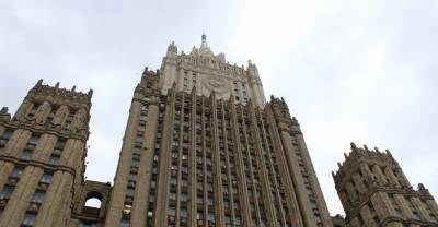 Мария Захарова - В МИД РФ заявили, что "грязная" информационная кампания против российской вакцины "Спутник V" не завершена - reendex.ru