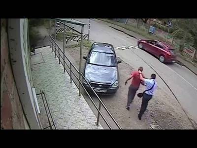 Житель Кубани сделал полицейским замечание о неправильной парковке. За это его избили - newsland.com - Краснодарский край - Того - Кубани