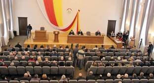 Инал Джабиев - Оппозиция сочла бессмысленным дальнейший бойкот заседаний парламента Южной Осетии - kavkaz-uzel.eu - респ. Южная Осетия
