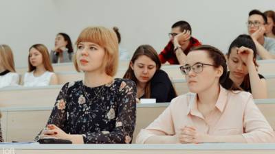 Еврокомиссия собирается оказывать финансовую помощь белорусским студентам - riafan.ru - Брюссель