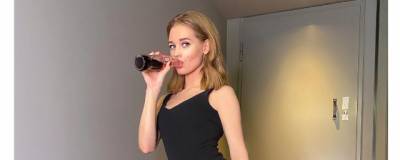 Кристина Асмус - Гарик Харламов - Кристина Асмус покорила фанатов снимками в черном боди - runews24.ru