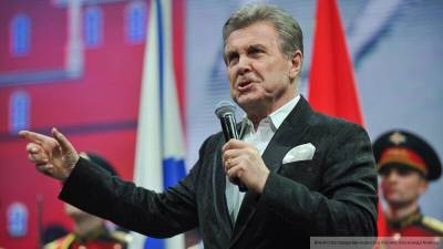 Ольга Бузова - Полина Гагарина - Лев Лещенко - Лещенко на Comedy Club припомнил фиаско Бузовой - nation-news.ru - РСФСР