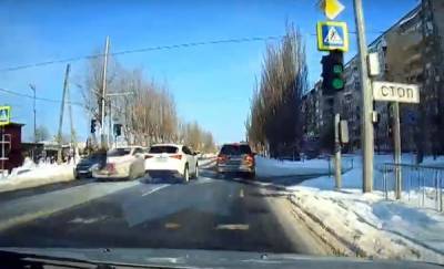 В Тюмени водитель Lexus сбил пешехода (ВИДЕО) - news.megatyumen.ru - Тюмень - Тюменская обл.