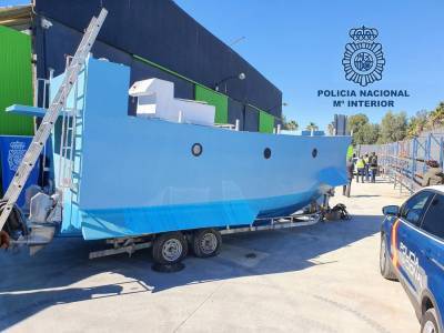 В Испании полиция обнаружила самодельную подводную лодку, которую могли строить для перевозки наркотиков - gordonua.com - Англия - Колумбия - Испания - Голландия - Португалия