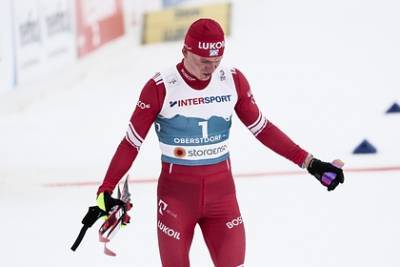 Александр Большунов - Симен Крюгер - Юлия Ступак - Большунов остался без медалей в гонке преследования на КМ - lenta.ru - Норвегия
